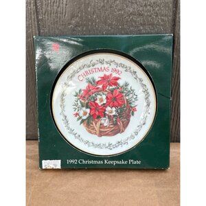1992 American Greetings Christmas Keepsake Plate Poinsettia & Floral Basket